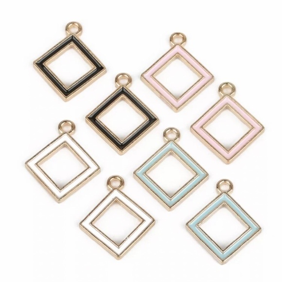 🔴 5 for $10 ONE Black Gold Diamond Shaped Pendant Zinc Alloy Enamel - Picture 2 of 7